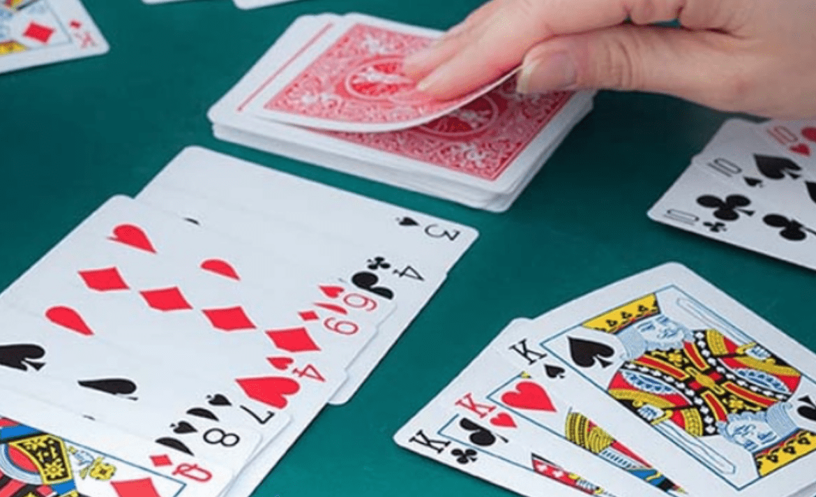 Phương thức hoạt động của game bài phỏm cùng với cách chia thưởng Phuong thuc hoat dong cua game bai phom cung voi cach chia thuong