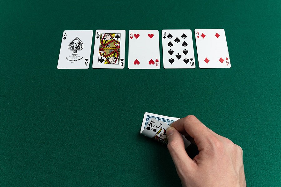 4 bí kíp chơi bài Poker giúp bạn đạt đến trình độ chơi của cao thủ