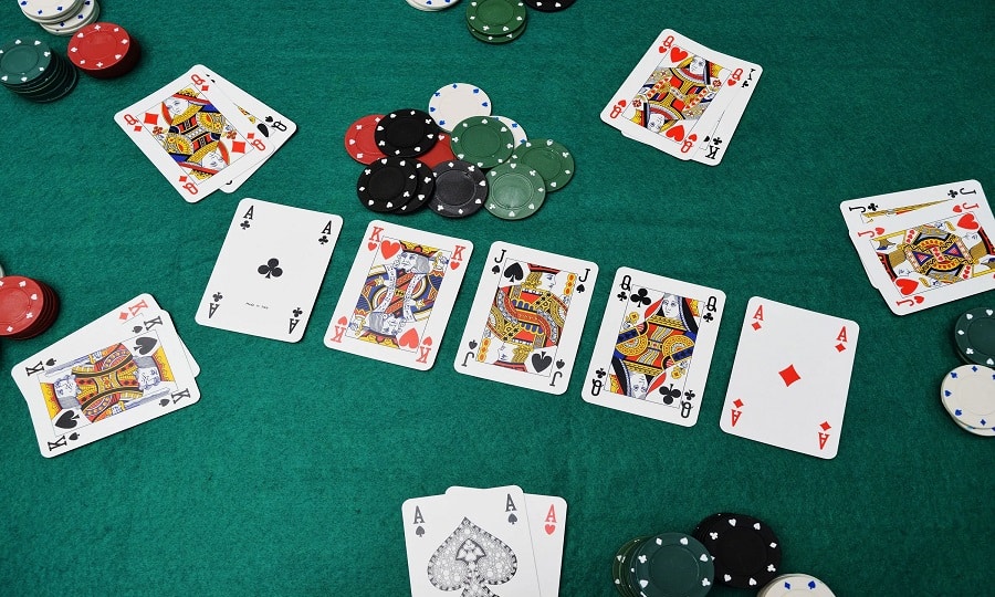 Tìm hiểu các loại Texas Hold’em Cheat Sheets trong game Poker online