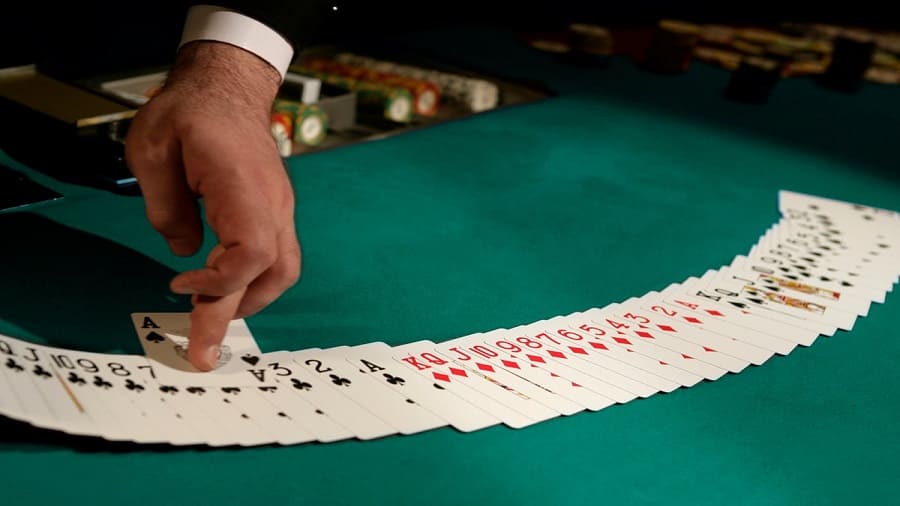 Kỹ thuật đánh bài Poker cực hay giúp bạn nghiền ép đối thủ